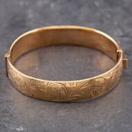 Pre-Owned 9ct Yellow Gold Half Engraved Standard Hinged Bangle 41211177