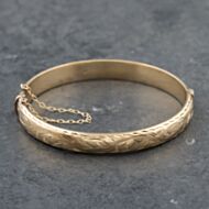 Pre-Owned 9ct Yellow Gold Hand Engraved Standard Hinged Bangle 41211329
