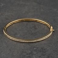 Pre-Owned 18ct Yellow Gold 2.67ct Brilliant Cut Diamond Full Channel Set Hinged Bangle 41211345