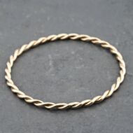 Pre-Owned 9ct Yellow Gold Twisted Standard Plain Bangle 41211360