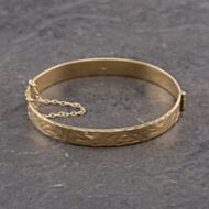 Pre-Owned 9ct Yellow Gold Hand Engraved Hinged Bangle 41211368