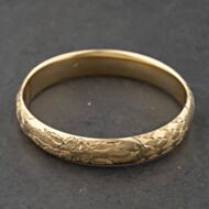 Pre-Owned 9ct Yellow Gold Engraved Bangle 41211378