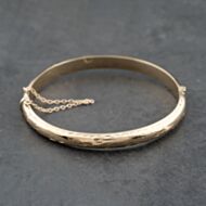 Pre-Owned 9ct Yellow Gold Half Engraved Hinged Bangle 41211388