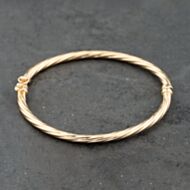 Pre-Owned 9ct Yellow Gold Twisted Small Hinged Bangle 41211404
