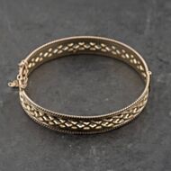 Pre-Owned 9ct Yellow Gold Celtic Pattern Hinged Bangle 41211416