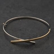 Pre-Owned 9ct Two Colour Gold Crossover Hinged Bangle 41211440