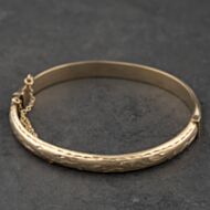 Pre-Owned Vintage 9ct Yellow Gold Half Engraved Hinged Bangle 41211464