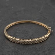 Pre-Owned 9ct Yellow Gold 0.85ct Brilliant Cut Diamond Set Three Row Hinged Bangle 41211470
