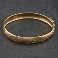 Pre-Owned 9ct Yellow Gold Half Engraved Hinged Bangle 41211473