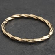 Pre-Owned 9ct Yellow Gold Twisted Hinged Bangle 41211477