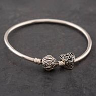Pre-Owned Pandora Silver Best Mom Heart Bead & 21cm Plain Bangle 41221191