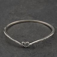 Pre-Owned Pandora Silver Cubic Zirconia Wishbone Heart Hinged Bangle 41221444