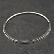 Pre-Owned Pandora Silver Cubic Zirconia Hinged Bangle 41221446