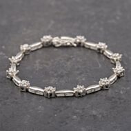 Pre-Owned 9ct White Gold Diamond Cluster 7 Inch Bracelet 41281343