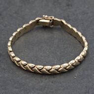 Pre-Owned 9ct Yellow Gold Embossed 7.5 Inch Herringbone Chain Bracelet 41281643