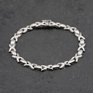 Pre-Owned 9ct White Gold Flat Kiss 7.5 Inch Bracelet 41281649