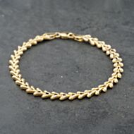 Pre-Owned 9ct Yellow Gold Fancy Interlocking V 7.5 Inch Chain Bracelet 41281803