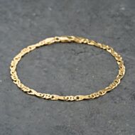 Pre-Owned 9ct Yellow Gold Fancy Infinity Link 7 Inch Figaro Chain Bracelet 41281804
