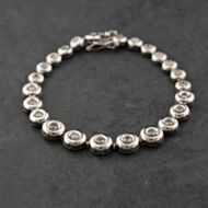 Pre-Owned 18ct White Gold 1.64ct Diamond Graduated Rubover Set 7 Inch Tennis Bracelet 41281858