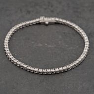 Pre-Owned 9ct White Gold 2.00ct Brilliant Cut Diamond 7 Inch Tennis Bracelet 41282058