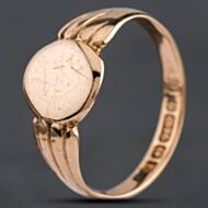 Pre-Owned Antique 9ct Yellow Gold Oval Signet Ring 4129401