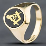 Pre-Owned 9ct Yellow Gold Onyx Signet Ring 41341394