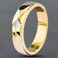 Pre-Owned 18ct Yellow Gold Princess Cut Diamond Set Band Ring 41341440