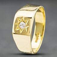 Pre-Owned 18ct Yellow Gold Diamond Signet Ring 41341563