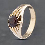 Pre-Owned Vintage 9ct Yellow Gold Garnet Single Claw Set Signet Ring 41341803