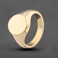 Pre-Owned 9ct Yellow Gold Oval Signet Ring 41341838