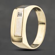 Pre-Owned 9ct Yellow Gold Diamond Oblong Signet Ring 41342033