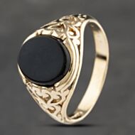 Pre-Owned 9ct Yellow Gold Onyx Oval Signet Ring 41342071