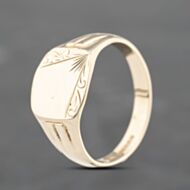 Pre-Owned 9ct Yellow Gold Cushion Signet Ring 41342084