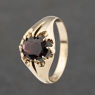Pre-Owned Vintage 9ct Yellow Gold Garnet Signet Ring 41342097