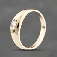Pre-Owned 9ct Yellow Gold Diamond Single Stone Signet Ring 41342171