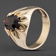 Pre-Owned 9ct Yellow Gold Garnet Oval Signet Ring 41342189