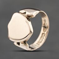 Pre-Owned Antique 9ct Yellow Gold Shield Shaped Signet Ring 41342213