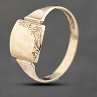 Pre-Owned Vintage 9ct Yellow Gold Part Engraved Signet Ring 41342224