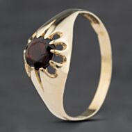 Pre-Owned 9ct Yellow Gold Garnet Single Stone Signet Ring 41342298