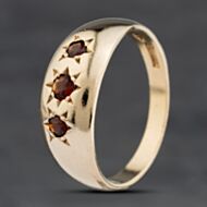 Pre-Owned 9ct Yellow Gold Garnet Three Stone Signet Ring 41342309