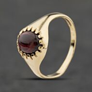 Pre-Owned 9ct Yellow Gold Garnet Oval Signet Ring 41342320
