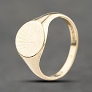 Pre-Owned 9ct Yellow Gold Oval Signet Ring 41342364
