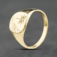 Pre-Owned 18ct Yellow Gold 0.04ct Diamond Part Engraved Cushion Signet Ring 41342376