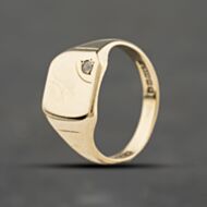 Pre-Owned 9ct Yellow Gold Cubic Zirconia Set Cushion Shape Signet Ring 41342379