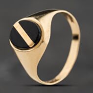 Pre-Owned 9ct Yellow Gold Onyx Oval With Gold Pin Stripe Signet Ring 41342425