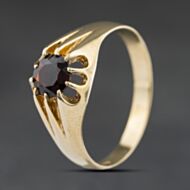 Pre-Owned 9ct Yellow Gold Garnet Single Stone Signet Ring 41342515
