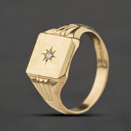 Pre-Owned 9ct Yellow Gold Diamond Oblong Signet Ring 41342543