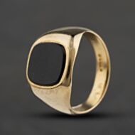 Pre-Owned 9ct Yellow Gold Onyx Cushion Signet Ring 41342555
