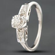 Pre-Owned Vintage 9ct White Gold Brilliant Cut Diamond Shoulder Set Solitaire Ring 41381036
