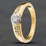 Pre-Owned 18ct Yellow Gold Brilliant Cut Diamond Shoulder Set Solitaire Ring 41381675